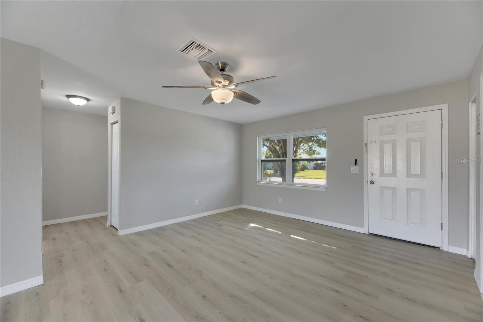 527 Fox Run Trl Property Photo 16