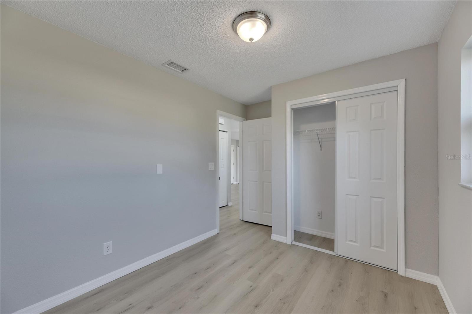 527 Fox Run Trl Property Photo 26