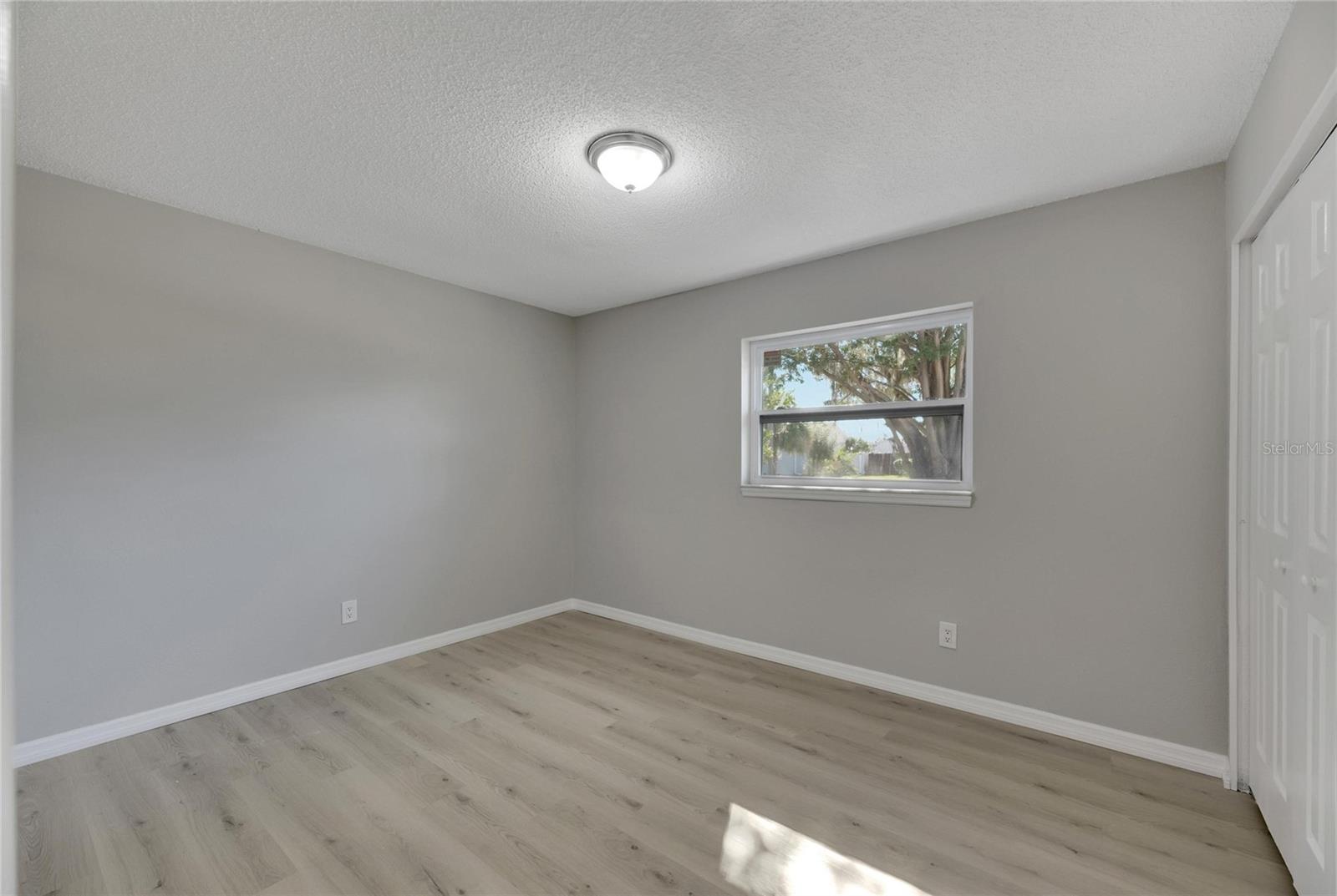 527 Fox Run Trl Property Photo 27
