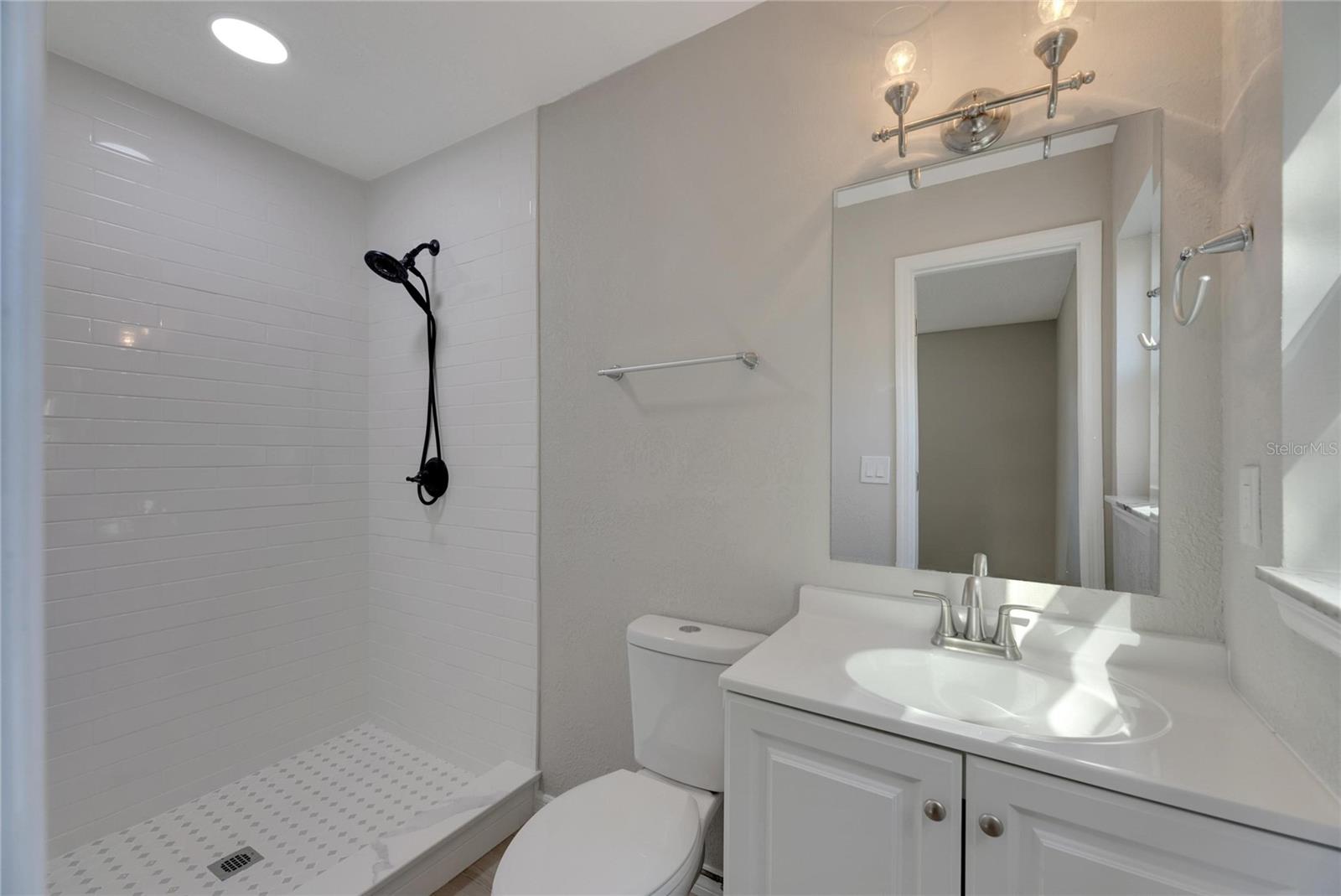527 Fox Run Trl Property Photo 31