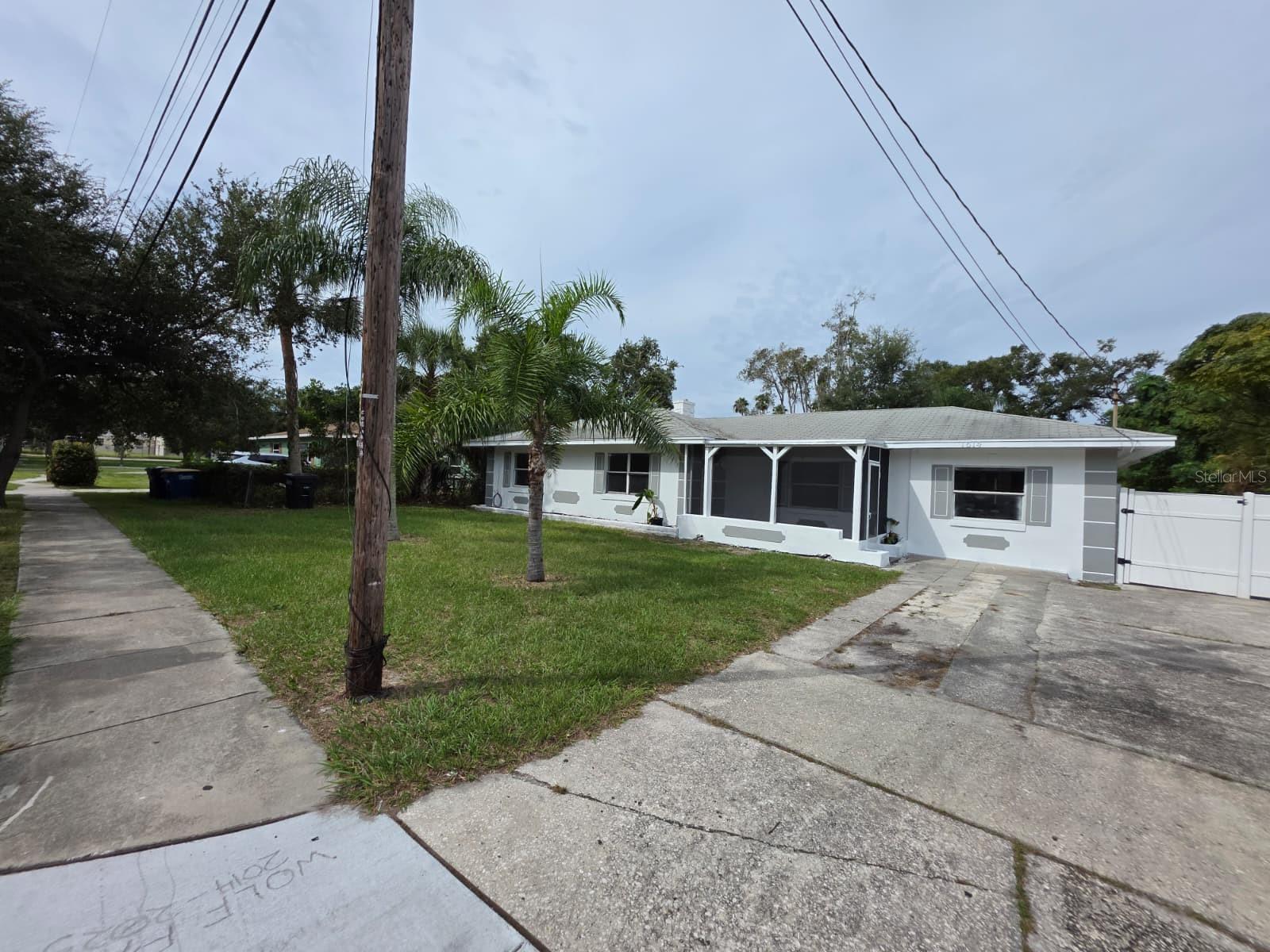 1614 N WASHINGTON AVE Property Photo 1