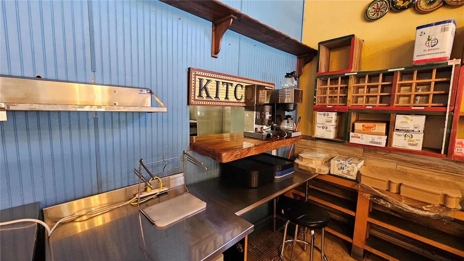 830 E Main St Property Photo 15