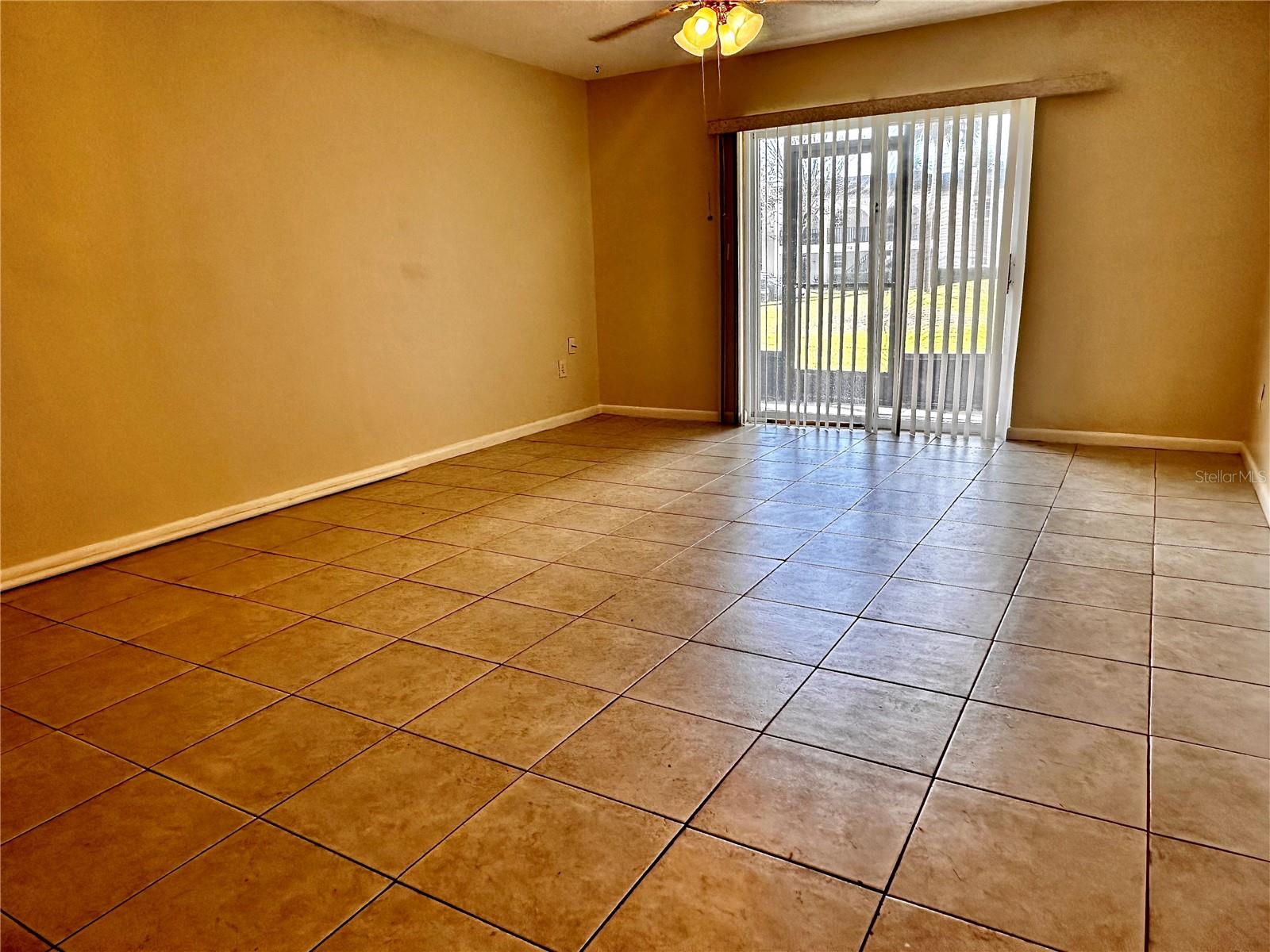 122 N Kings Ave #101 Property Photo 16
