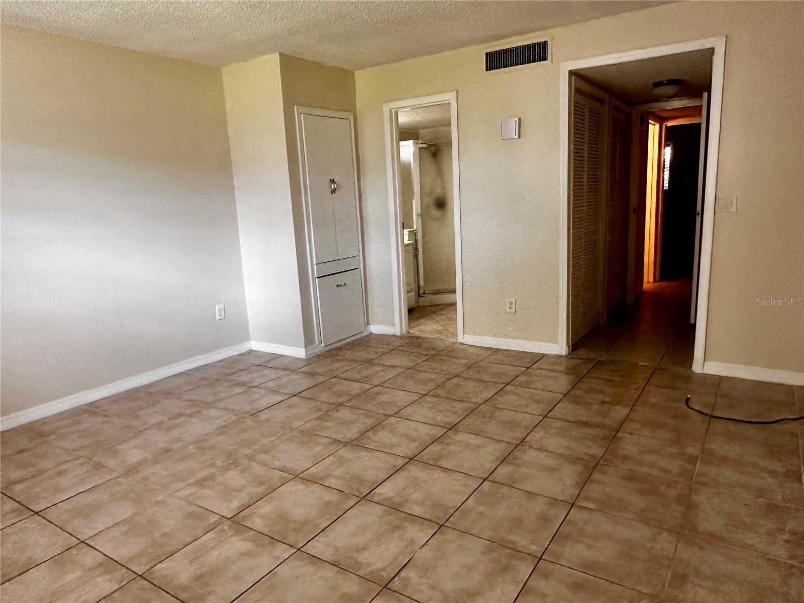 122 N Kings Ave #101 Property Photo 17