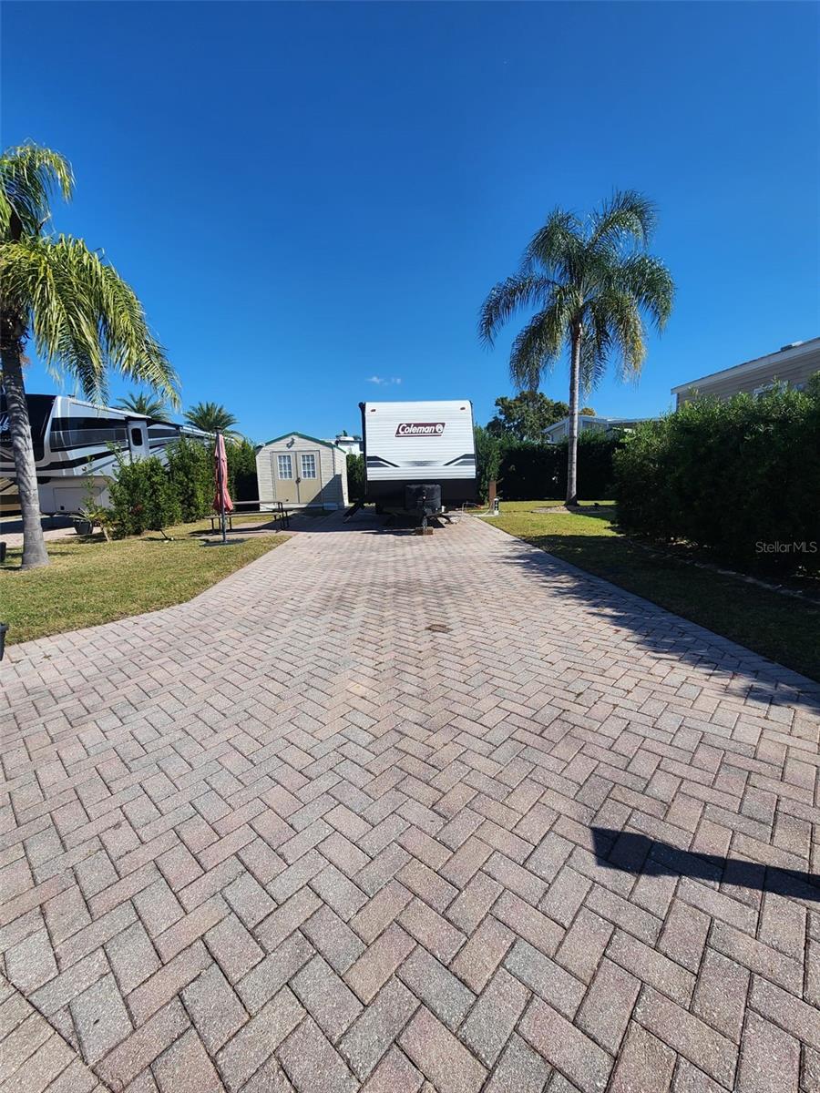 2418 LIMEWOOD AVE #302 Property Photo 1