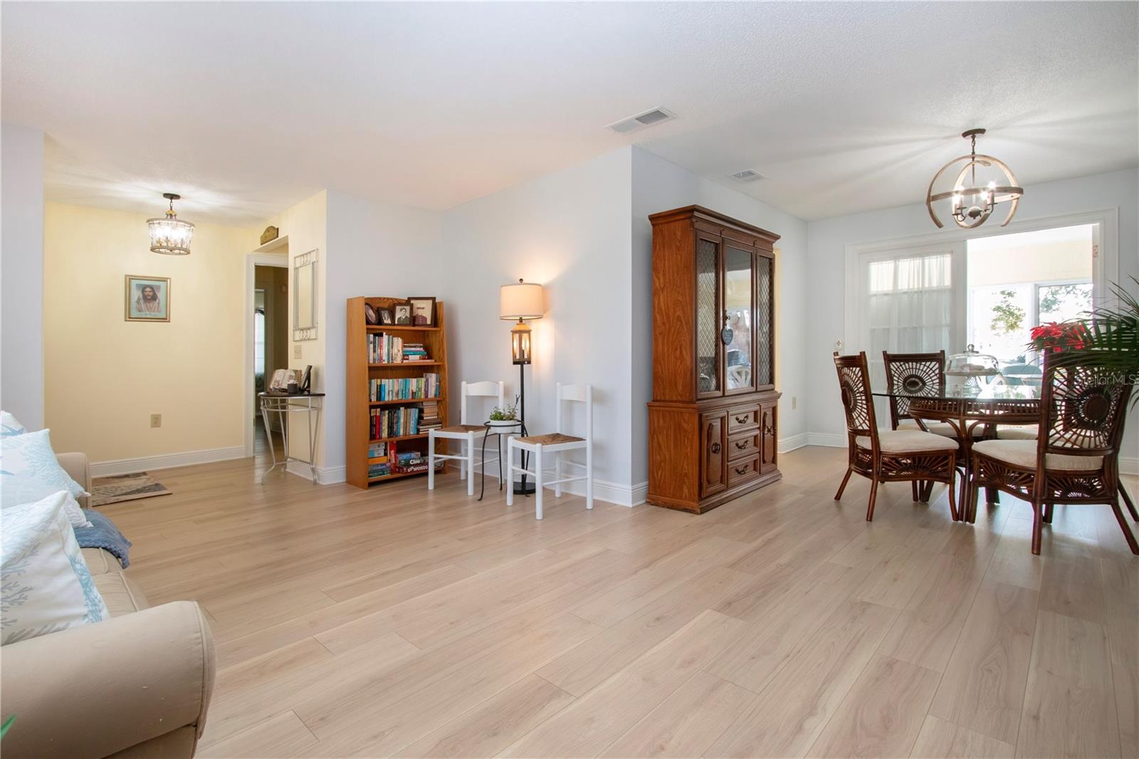 2016 E View Dr Property Photo 15