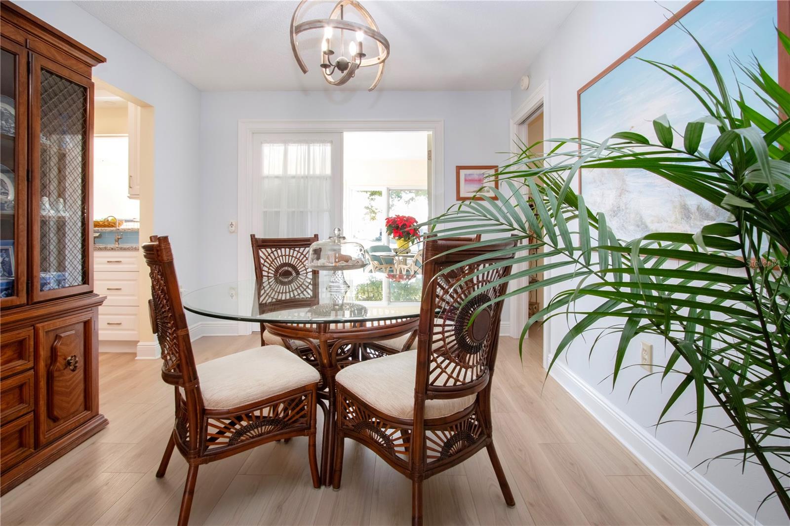 2016 E View Dr Property Photo 16