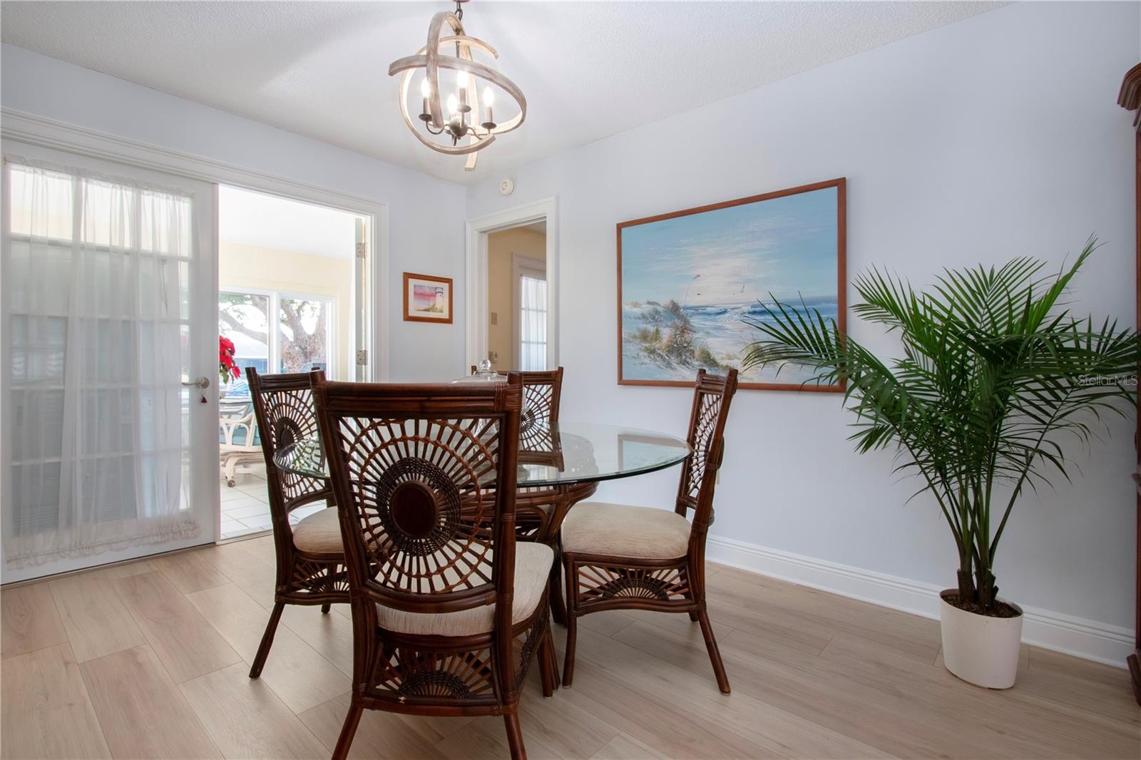 2016 E View Dr Property Photo 17