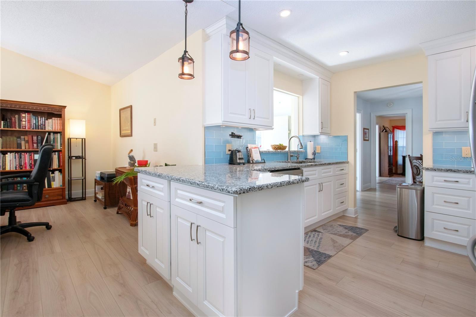 2016 E View Dr Property Photo 28