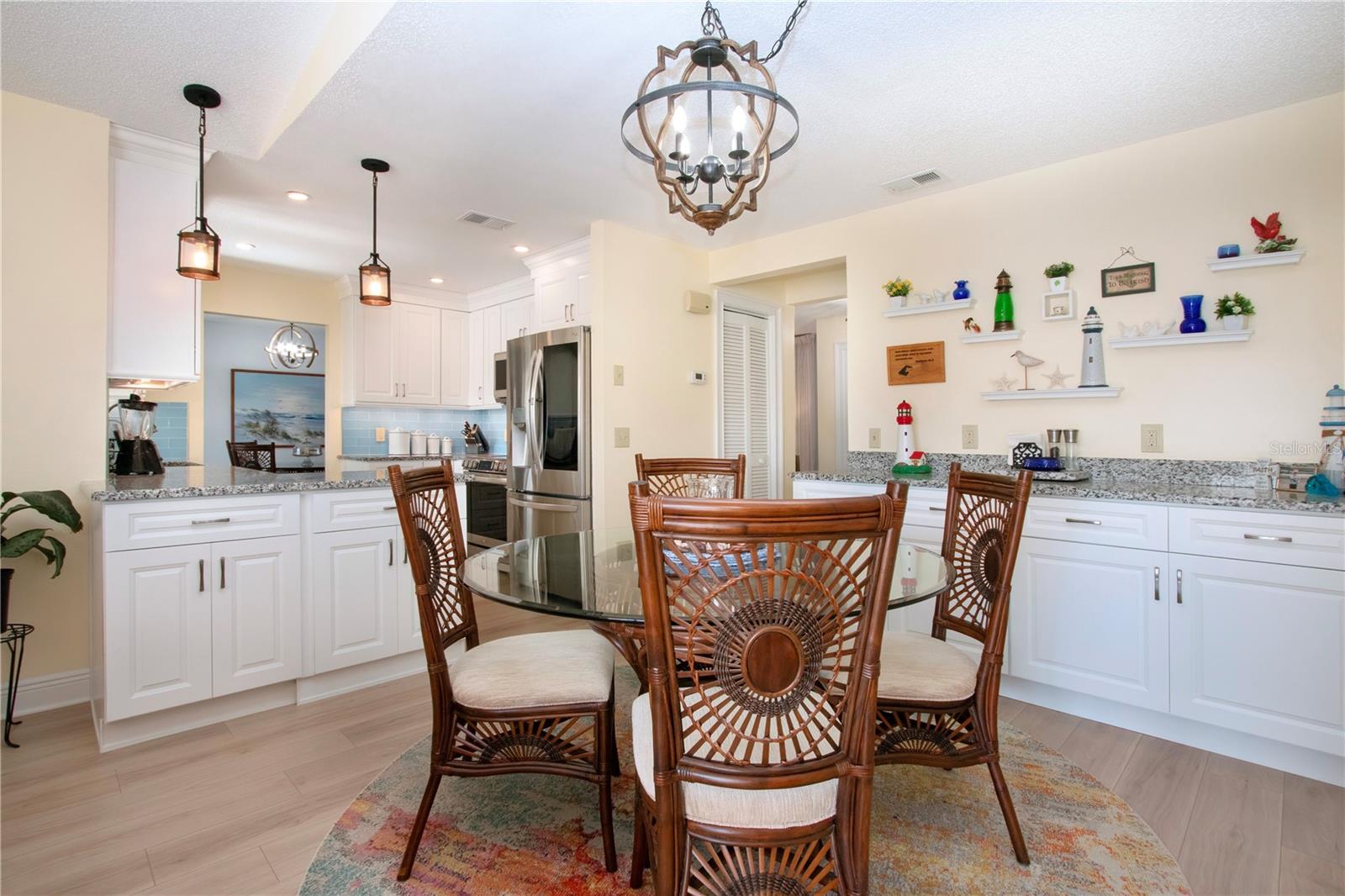 2016 E View Dr Property Photo 31