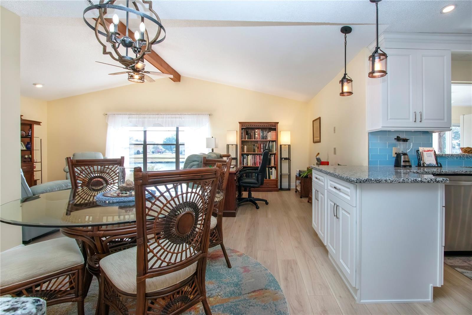 2016 E View Dr Property Photo 34
