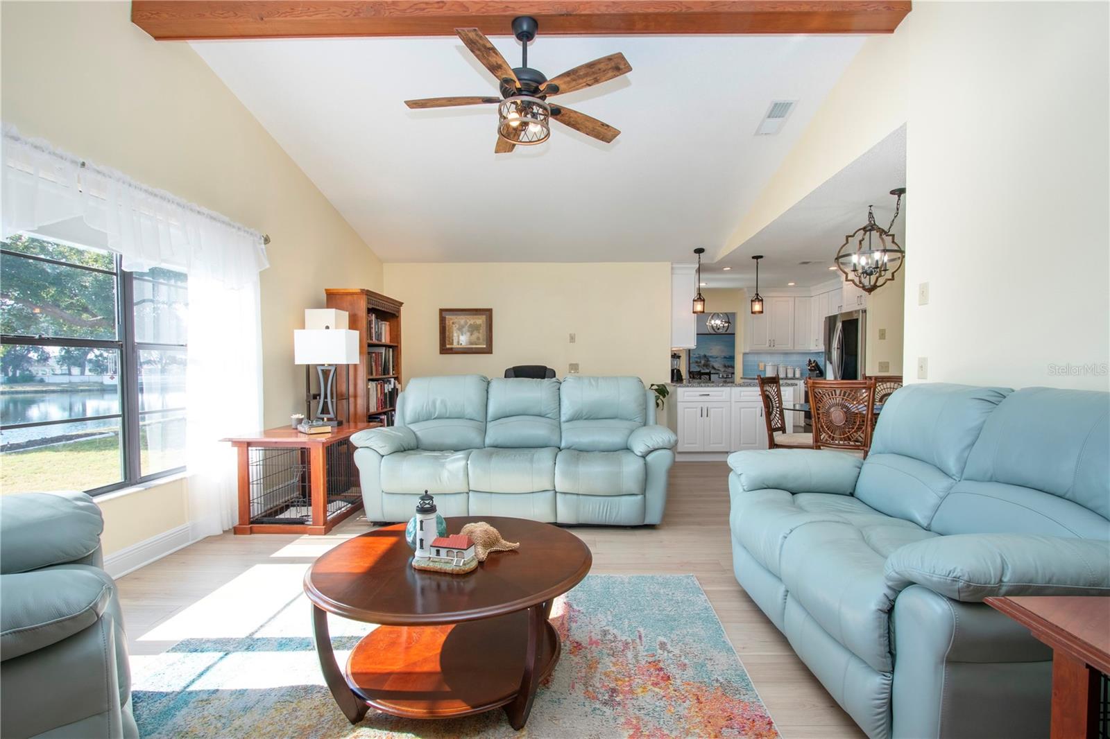 2016 E View Dr Property Photo 39