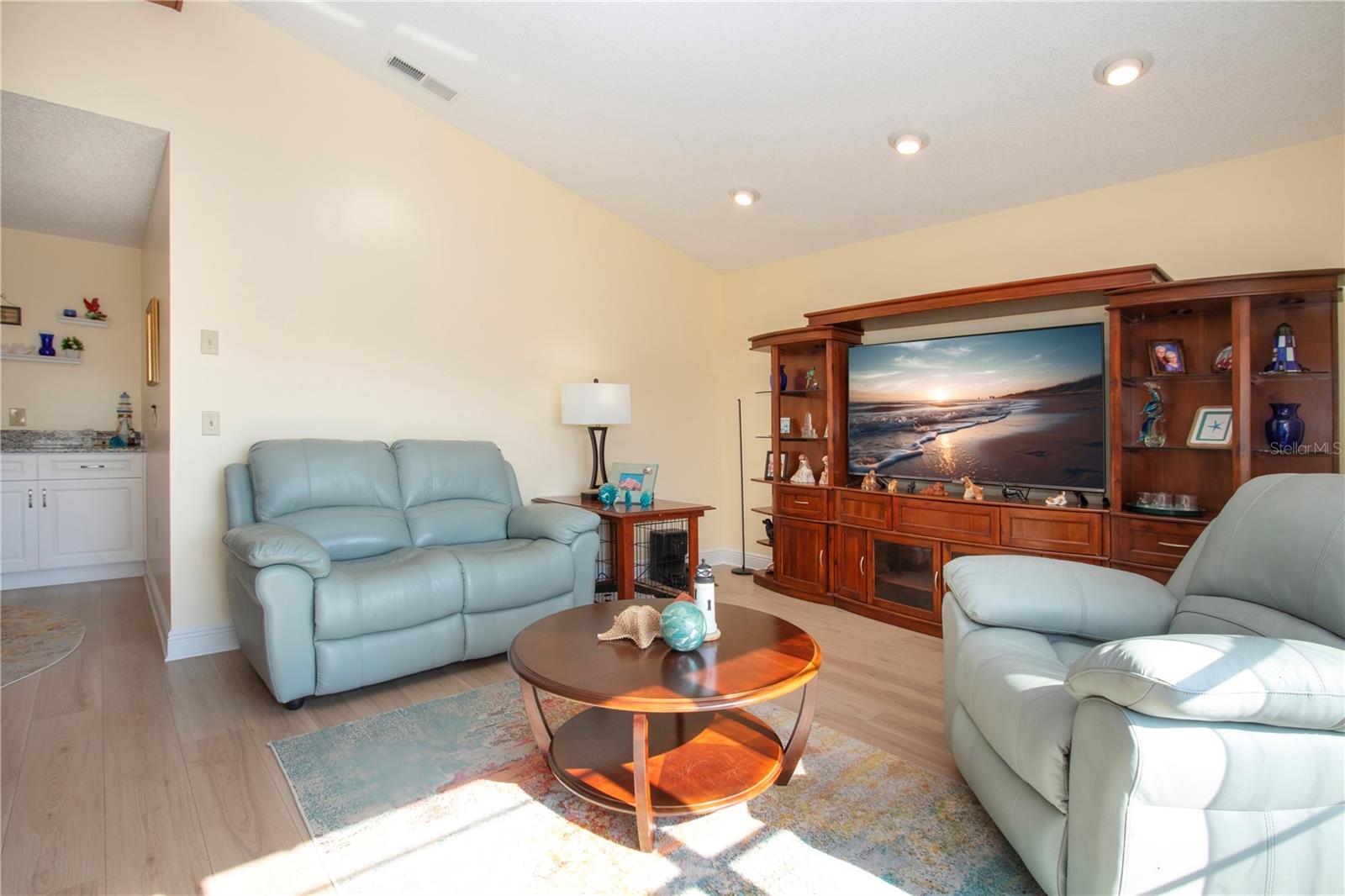2016 E View Dr Property Photo 41