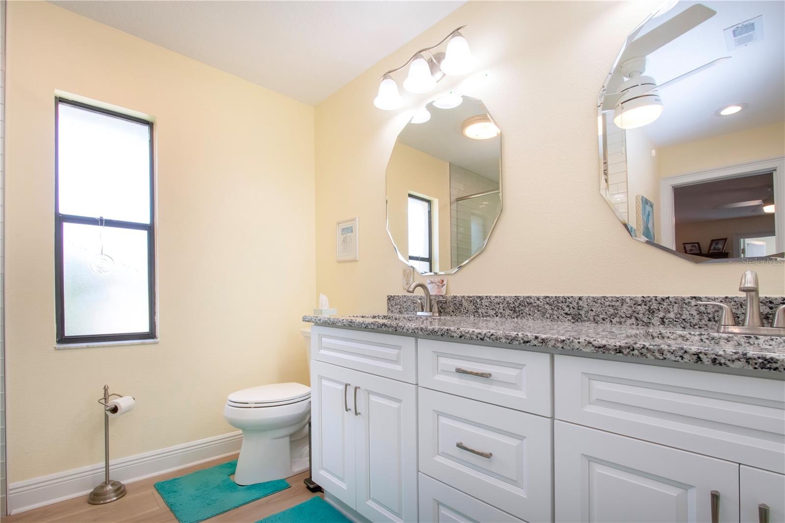 2016 E View Dr Property Photo 47