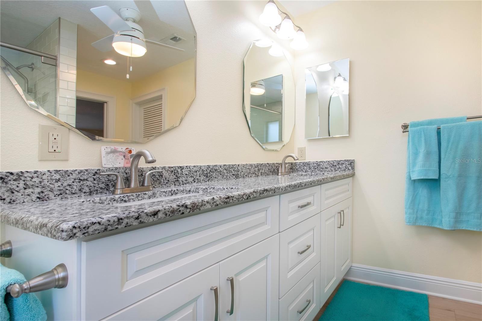 2016 E View Dr Property Photo 51