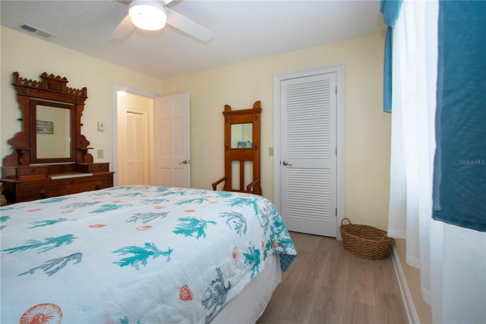 2016 E View Dr Property Photo 54