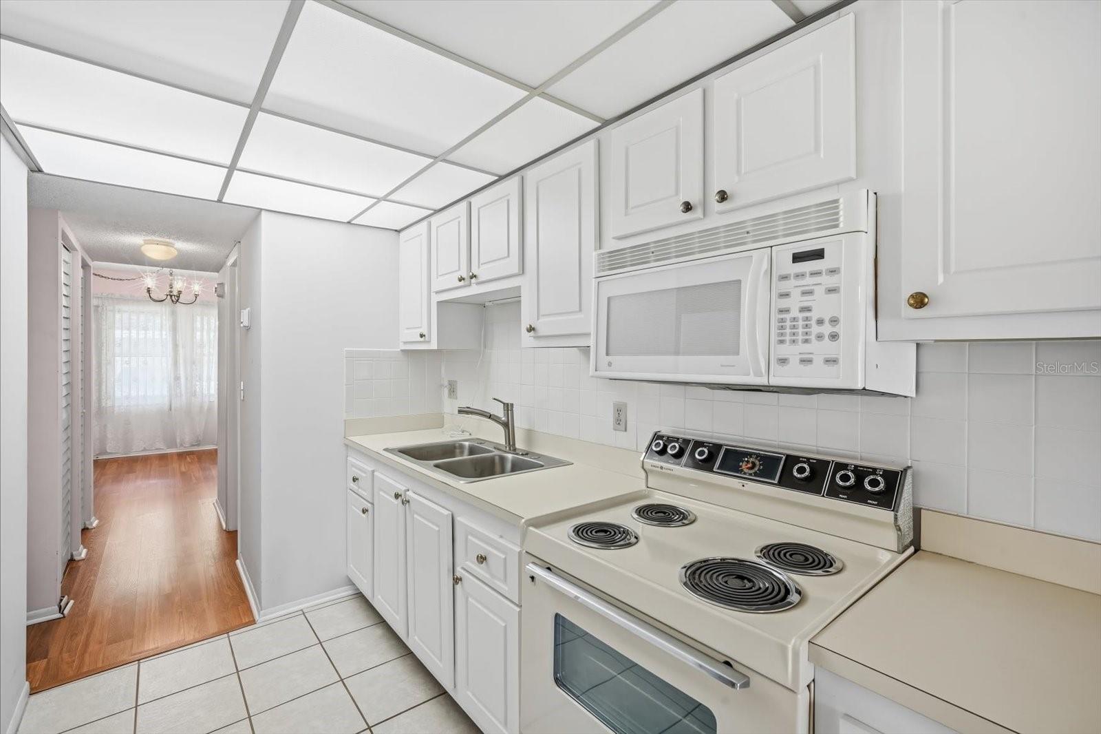 4910 Bay St Ne #105 Property Photo 8