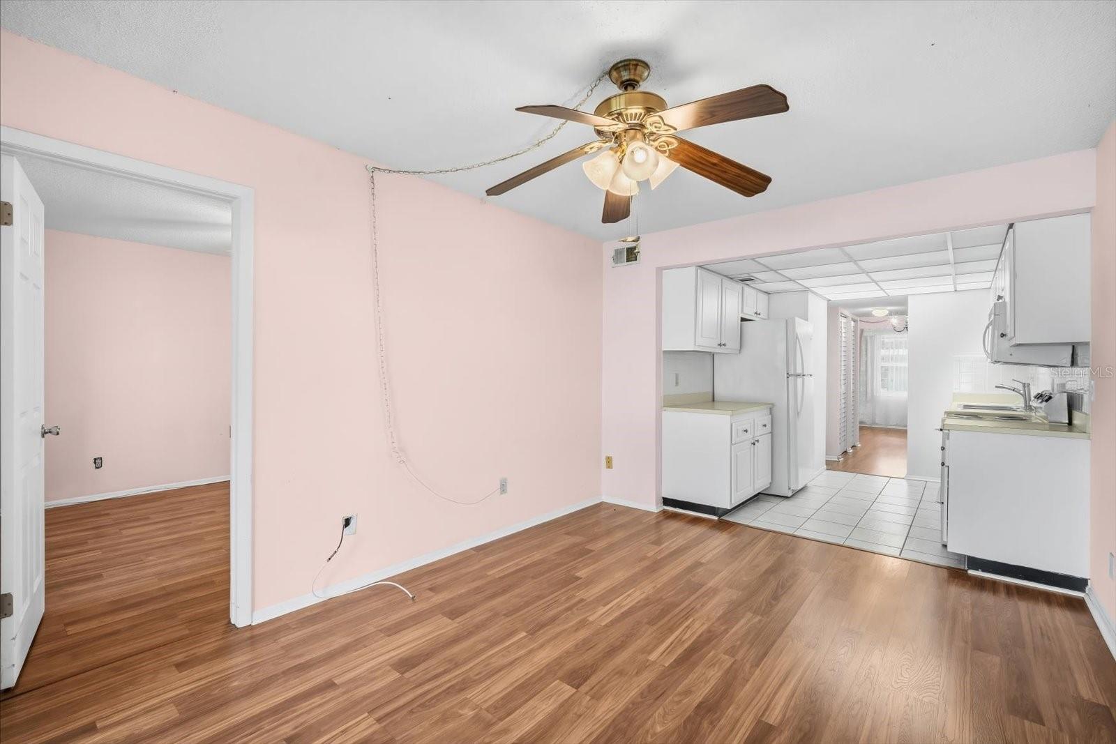 4910 Bay St Ne #105 Property Photo 11