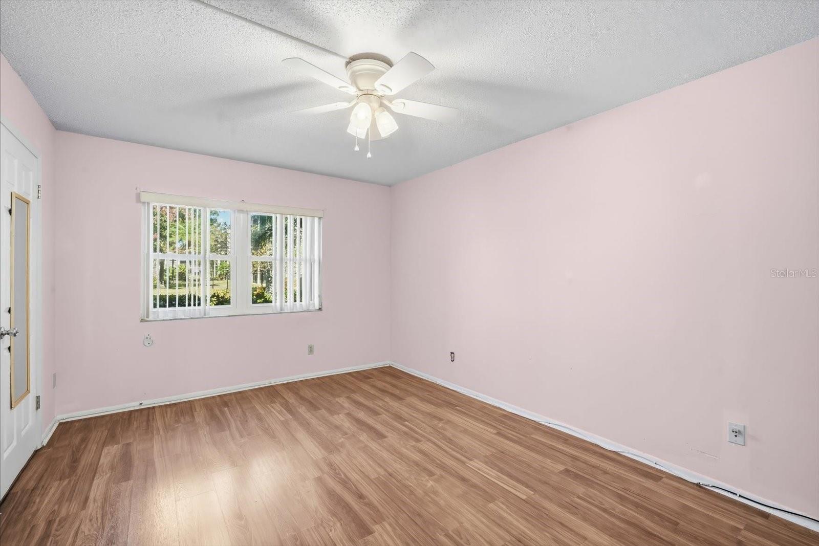 4910 Bay St Ne #105 Property Photo 12