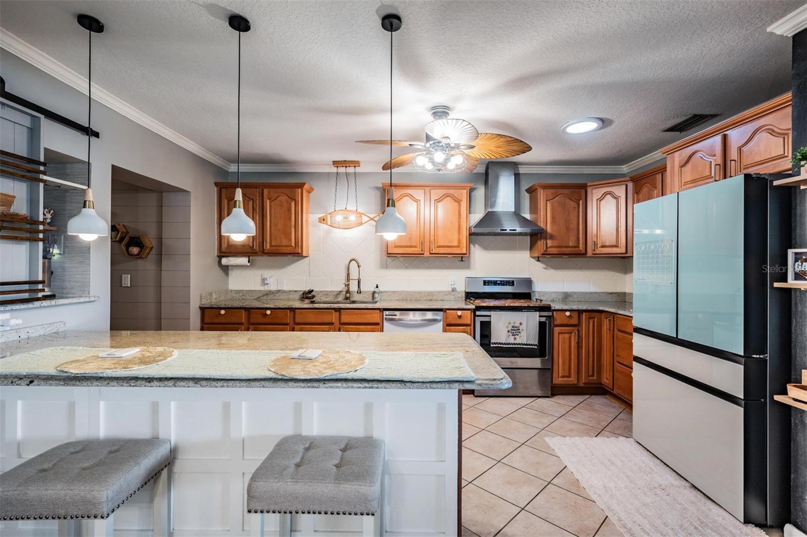 302 Whitcomb Blvd Property Photo 11