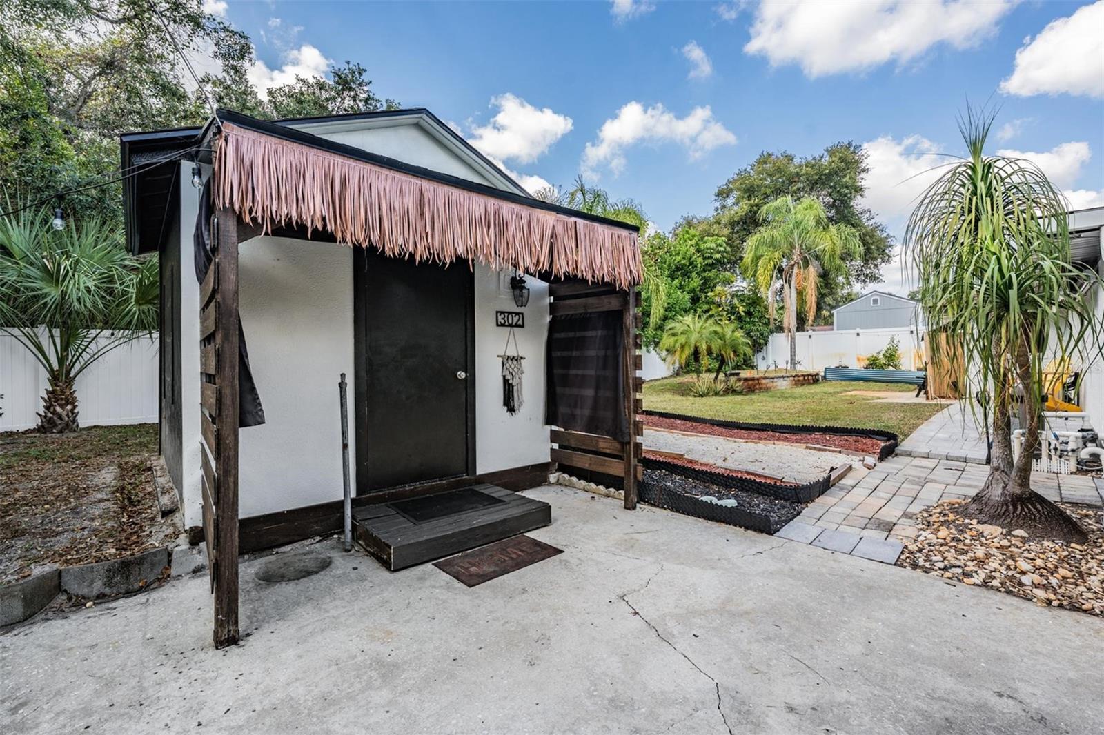 302 Whitcomb Blvd Property Photo 39