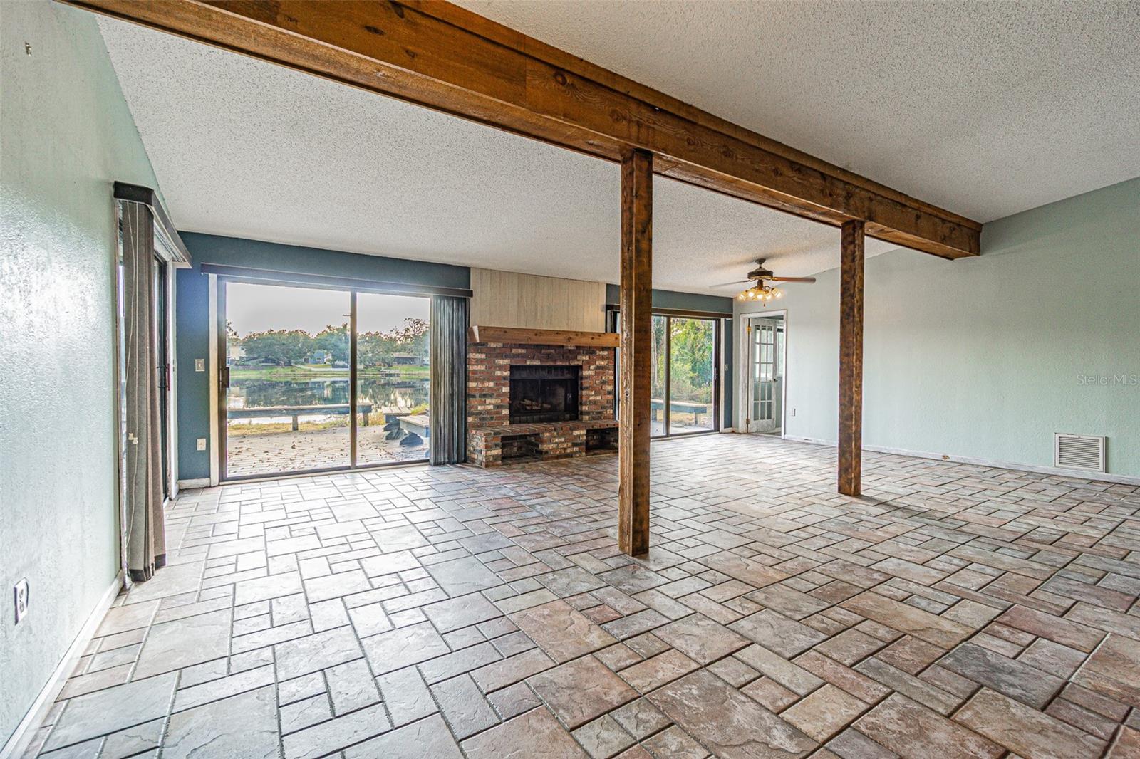 12510 Forest Hills Dr Property Photo 7