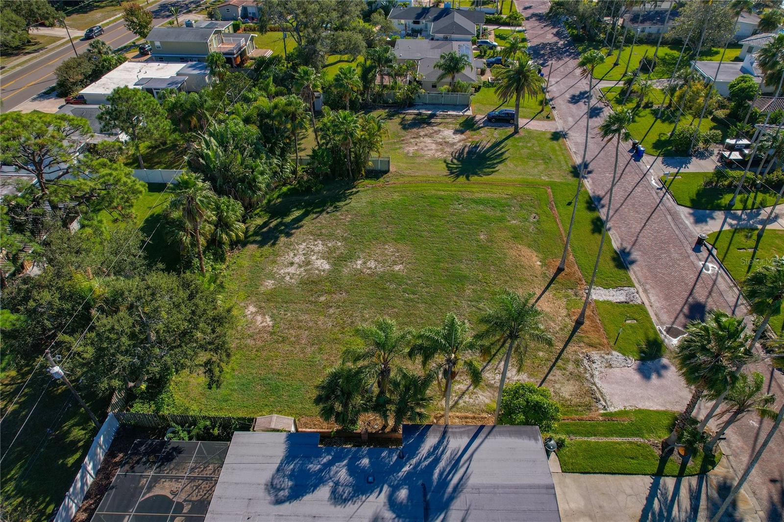 1645 Santa Barbara Dr Property Photo 17