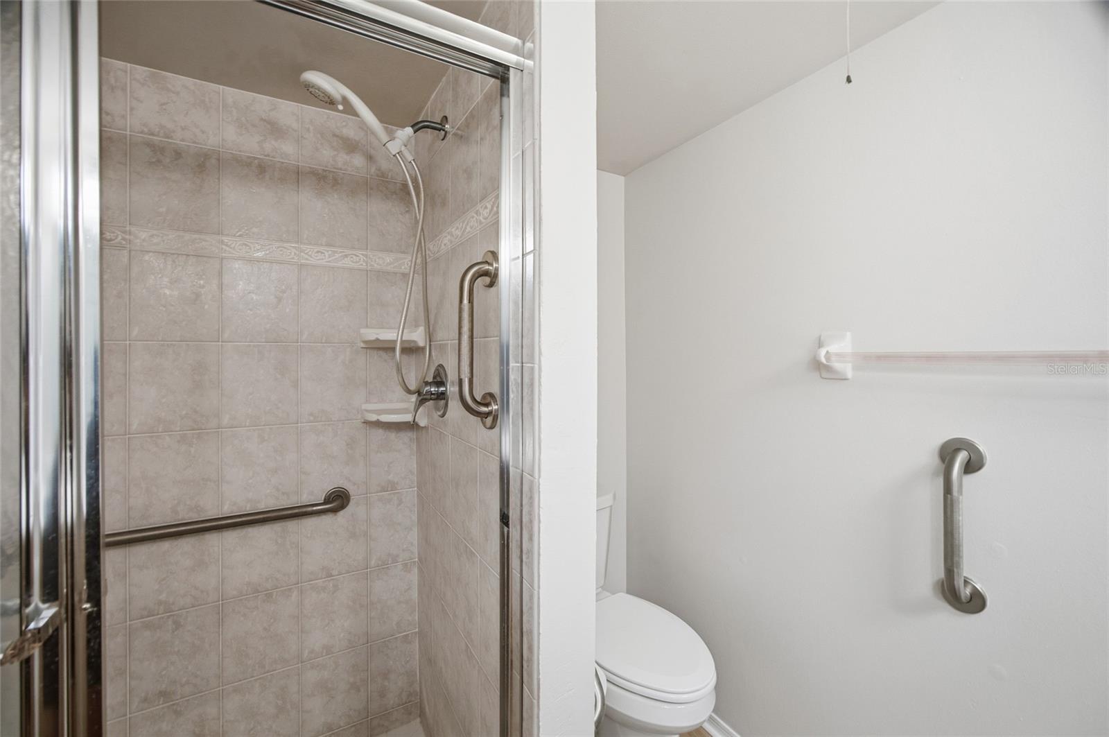 4859 Independence Dr Property Photo 16