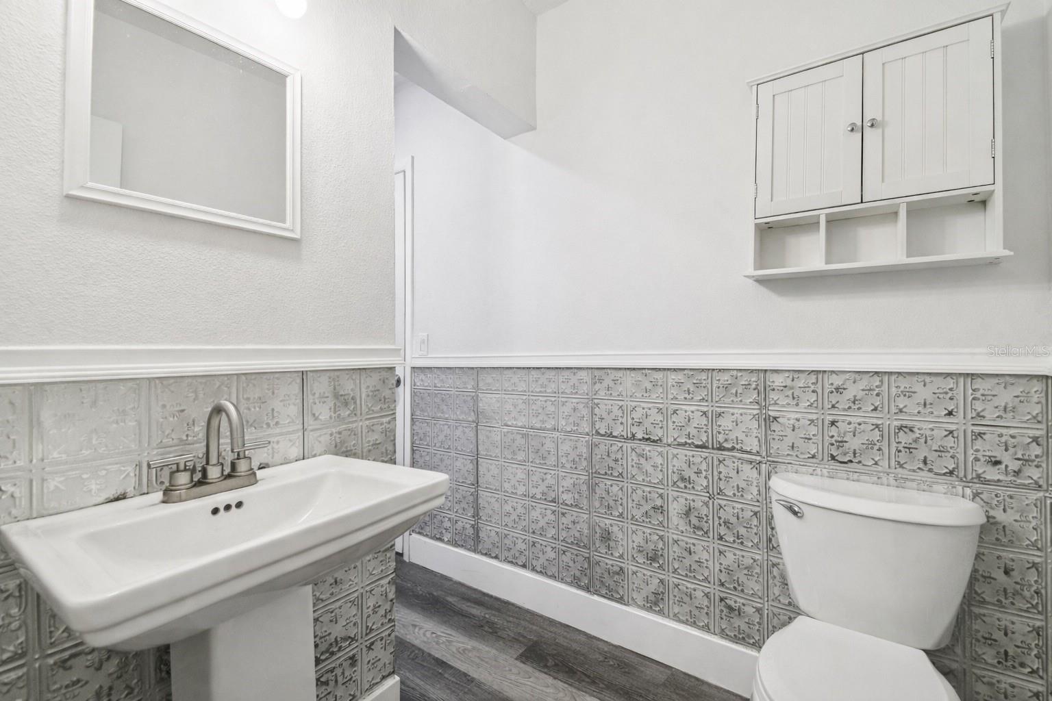 6010 Wall St Property Photo 14