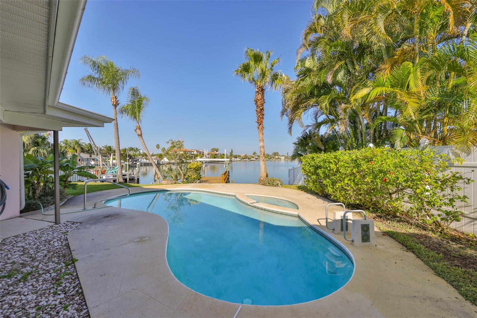 410 Harbor Dr N Property Photo 14