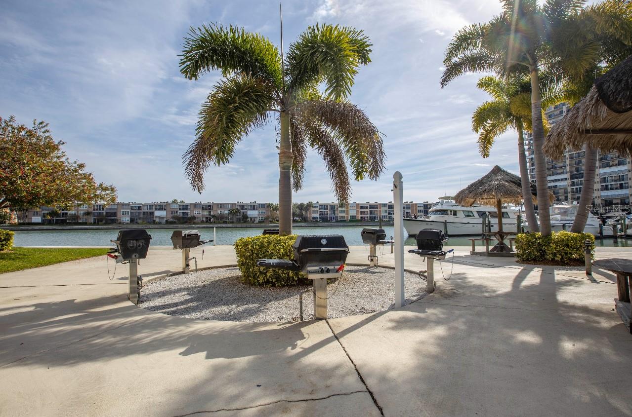 7700 Sun Island Dr S #402 Property Photo 16