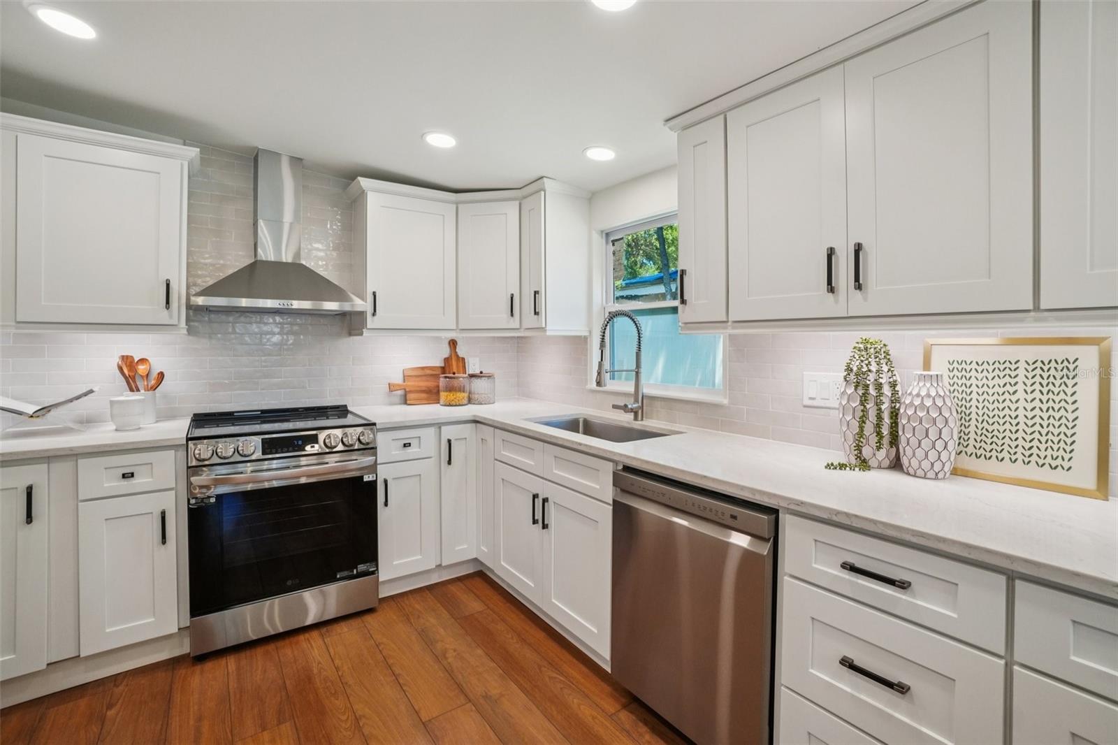 3123 W La Salle St Property Photo 18