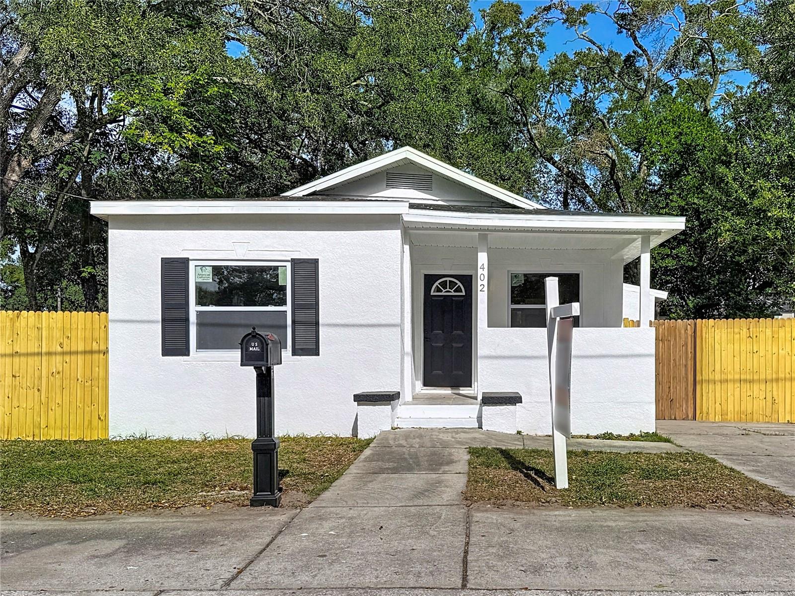 402 E Virginia Ave Property Photo 3