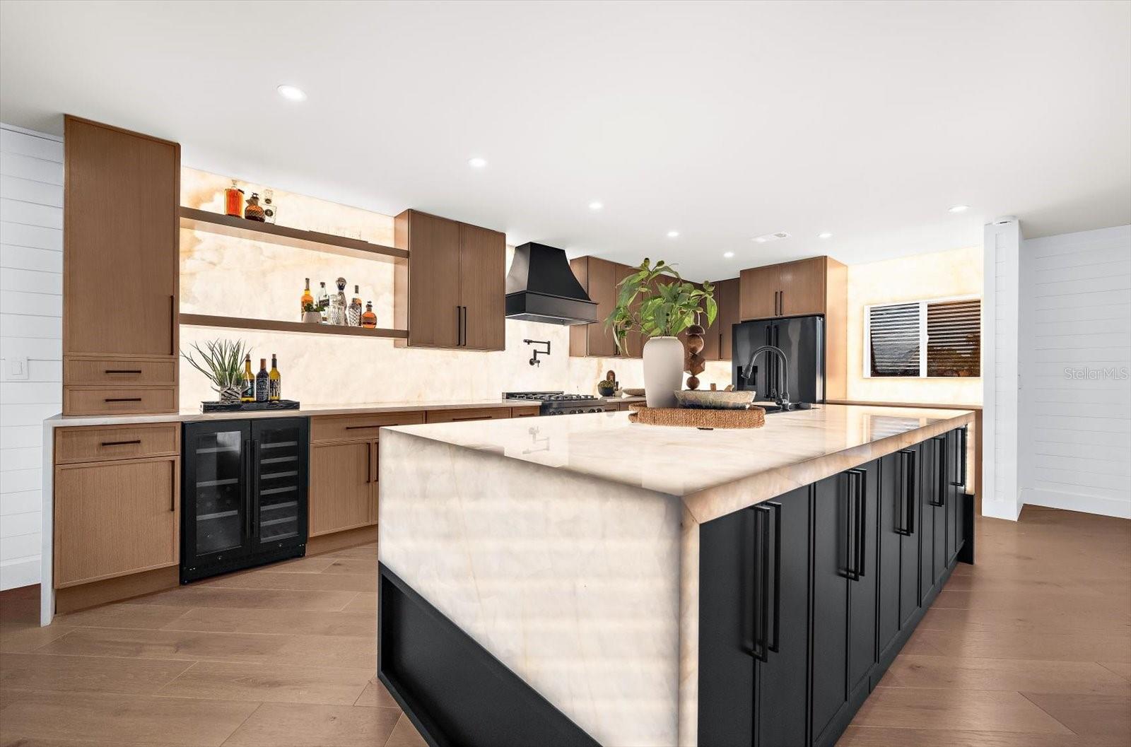 330 Leeward Is Property Photo 16