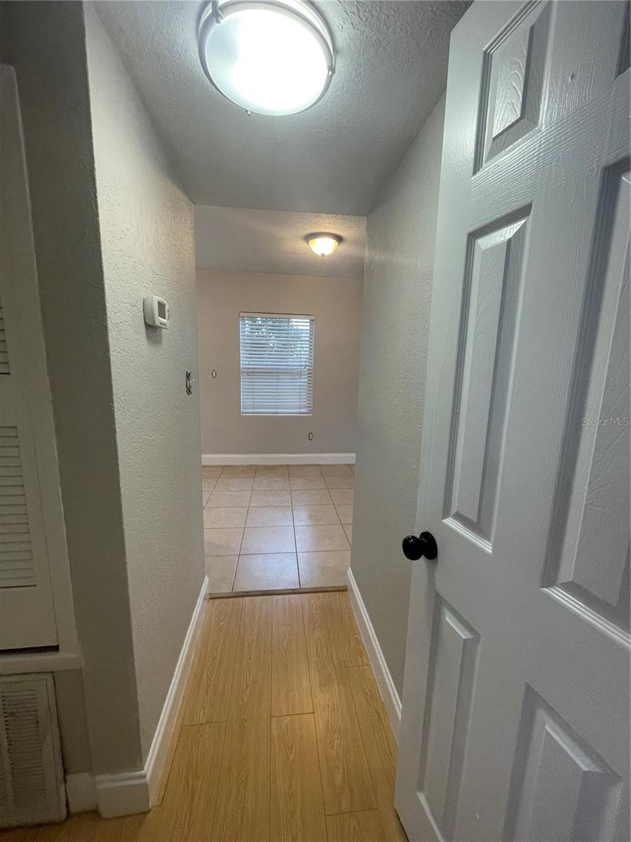 727 1/2 Edgewater Dr Property Photo 7