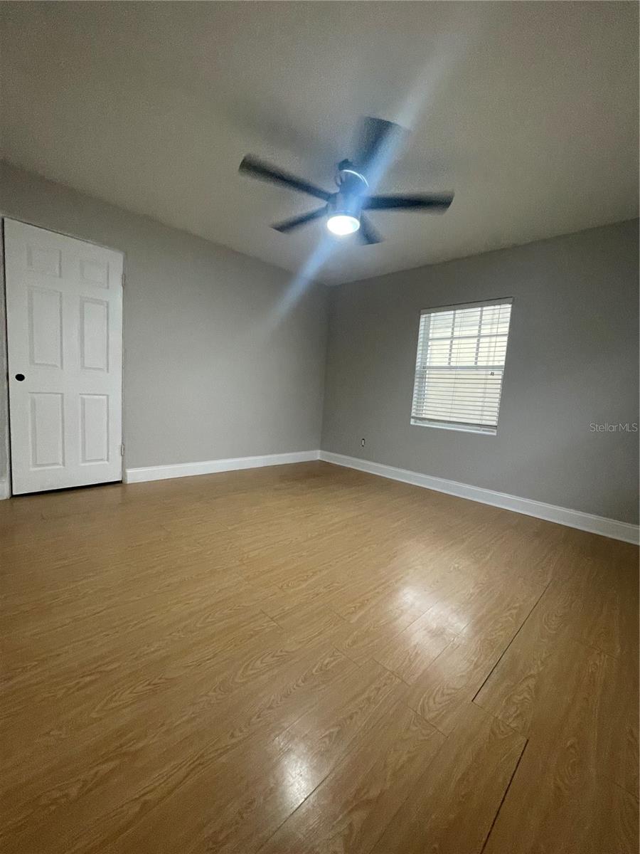 727 1/2 Edgewater Dr Property Photo 10