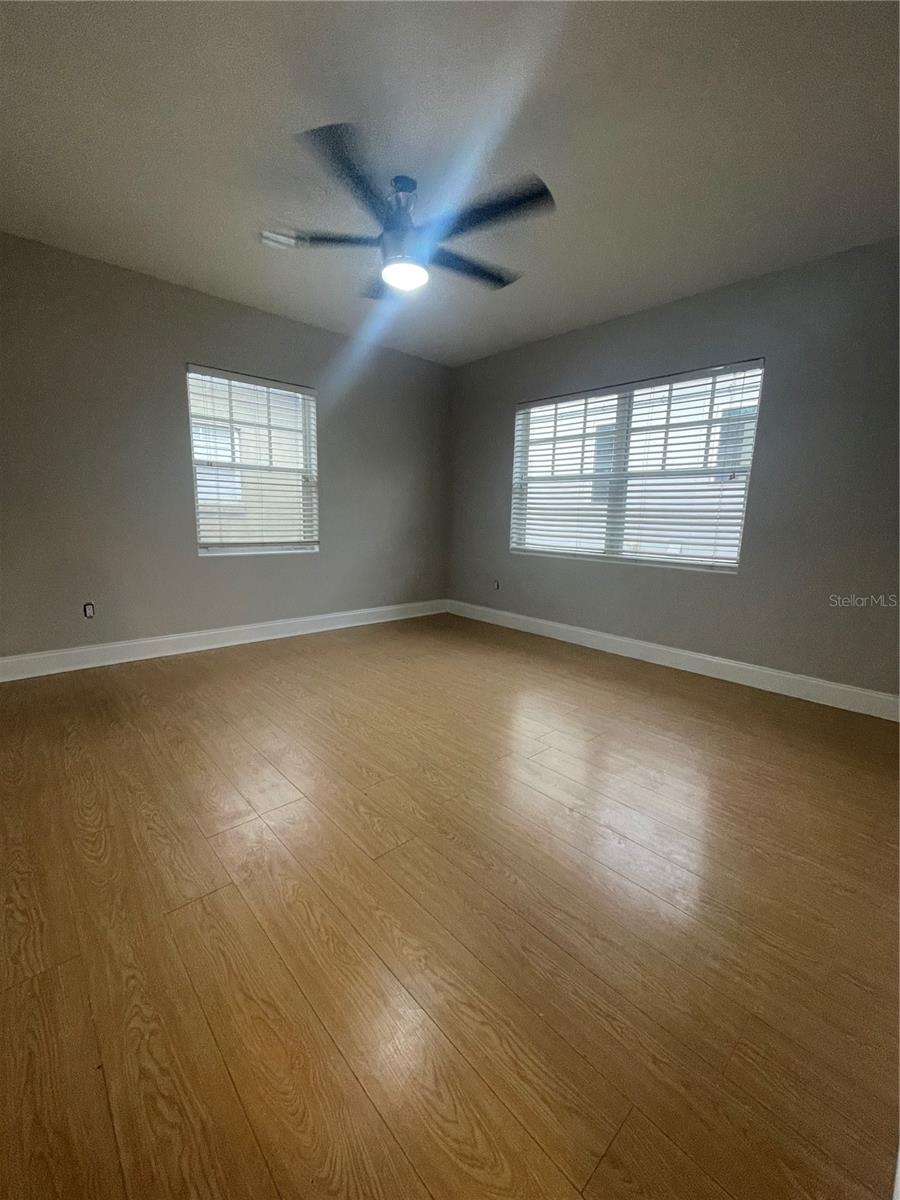 727 1/2 Edgewater Dr Property Photo 11