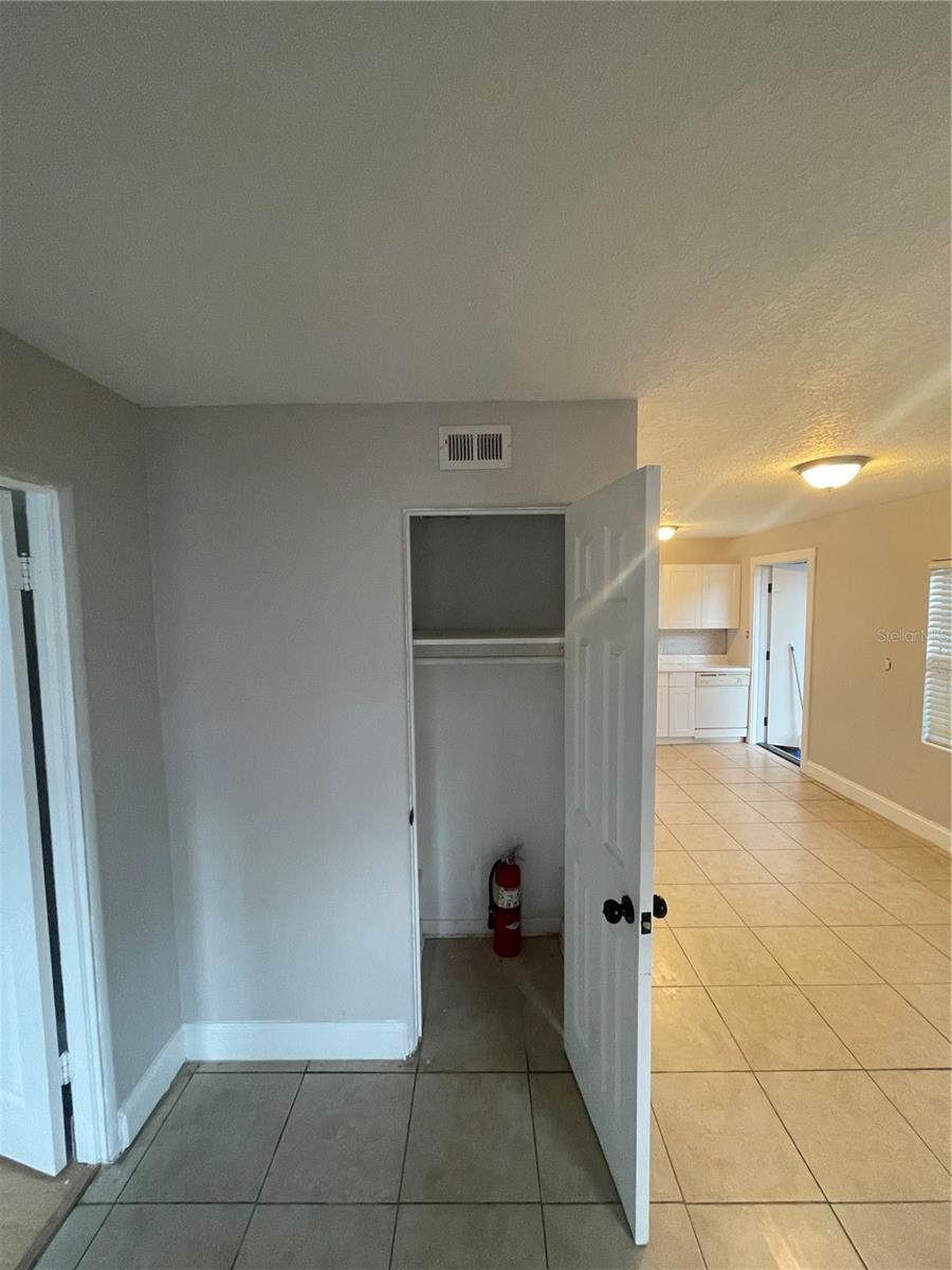 727 1/2 Edgewater Dr Property Photo 15