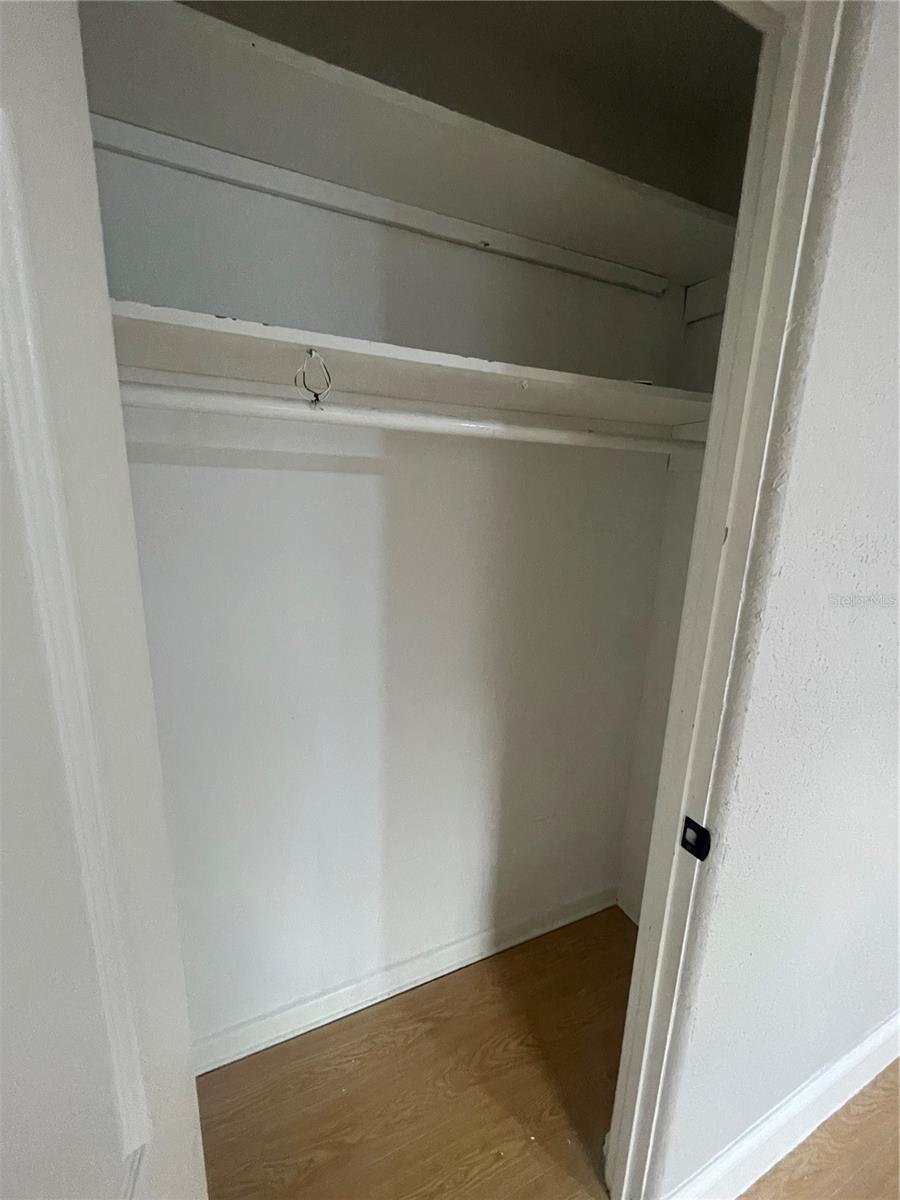 727 1/2 Edgewater Dr Property Photo 19