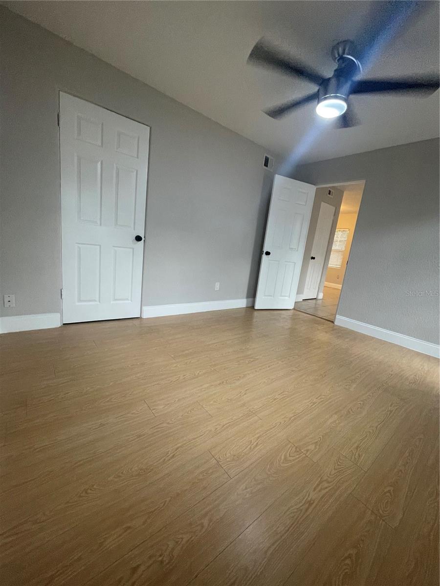 727 1/2 Edgewater Dr Property Photo 20