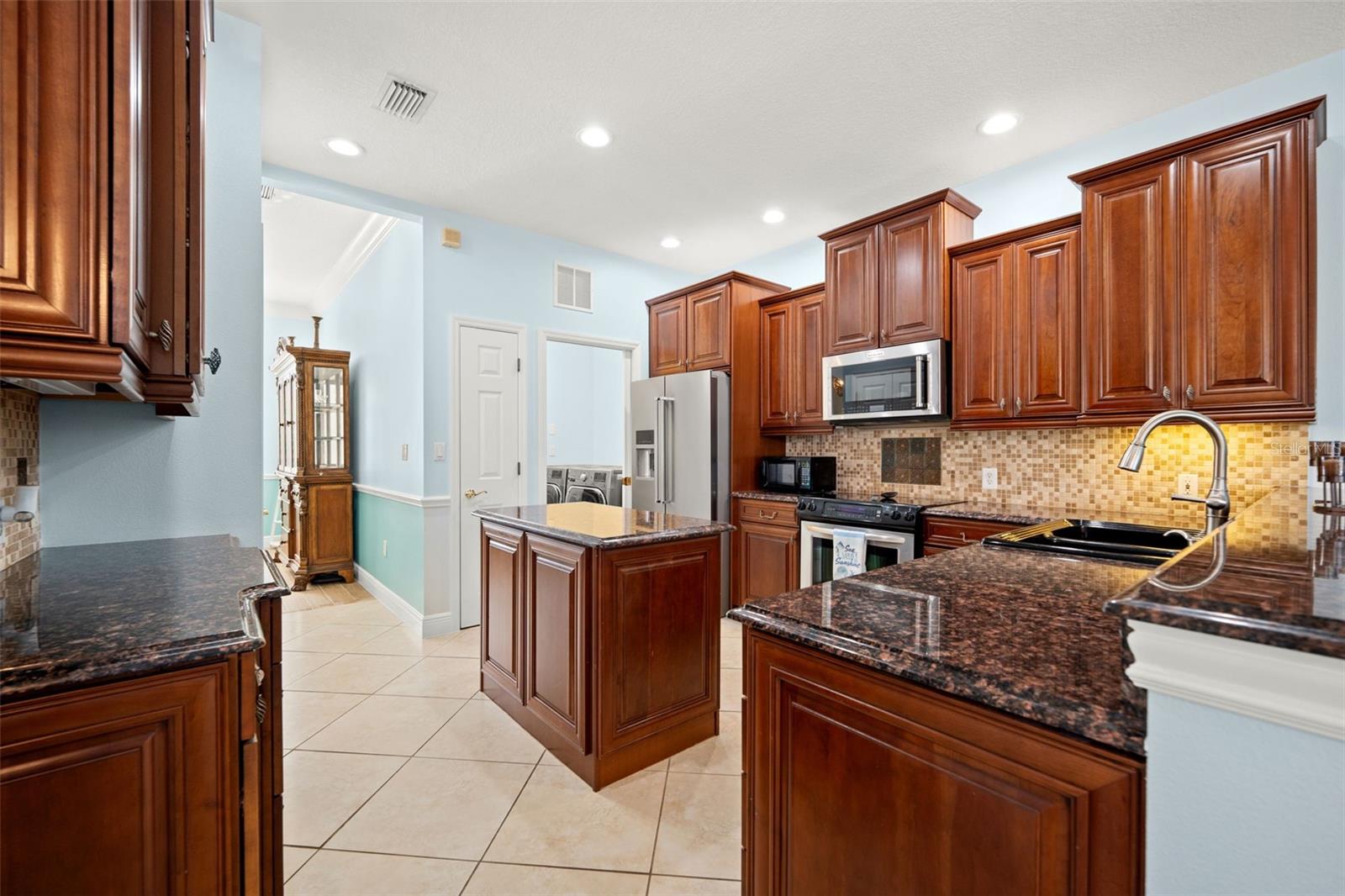 6882 Tailfeather Way Property Photo 13