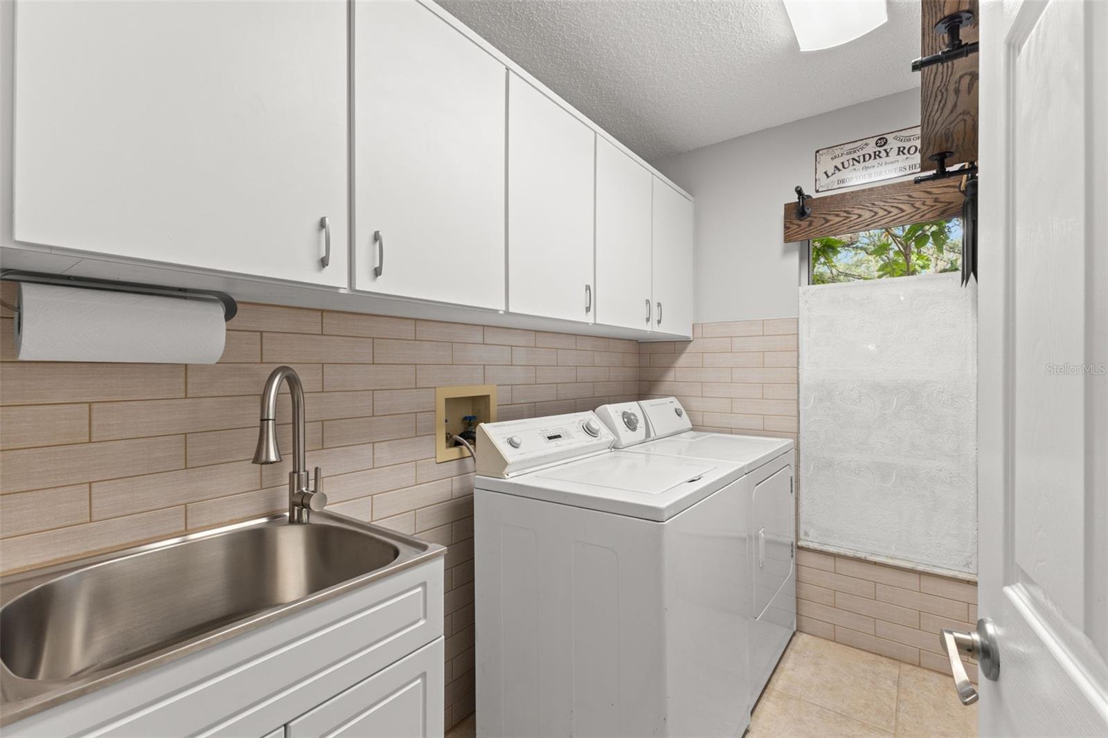 3734 Thornbush Ln Property Photo 17