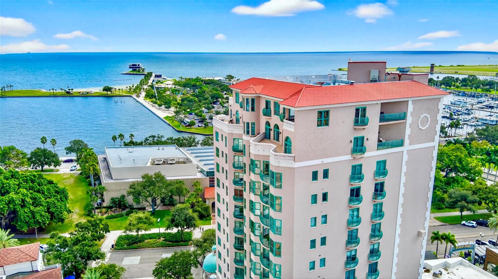 288 BEACH DR NE #4B