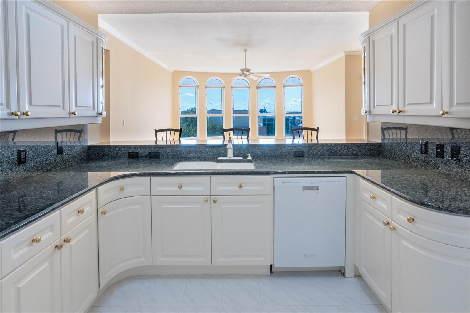 288 Beach Dr Ne #4b Property Photo 19