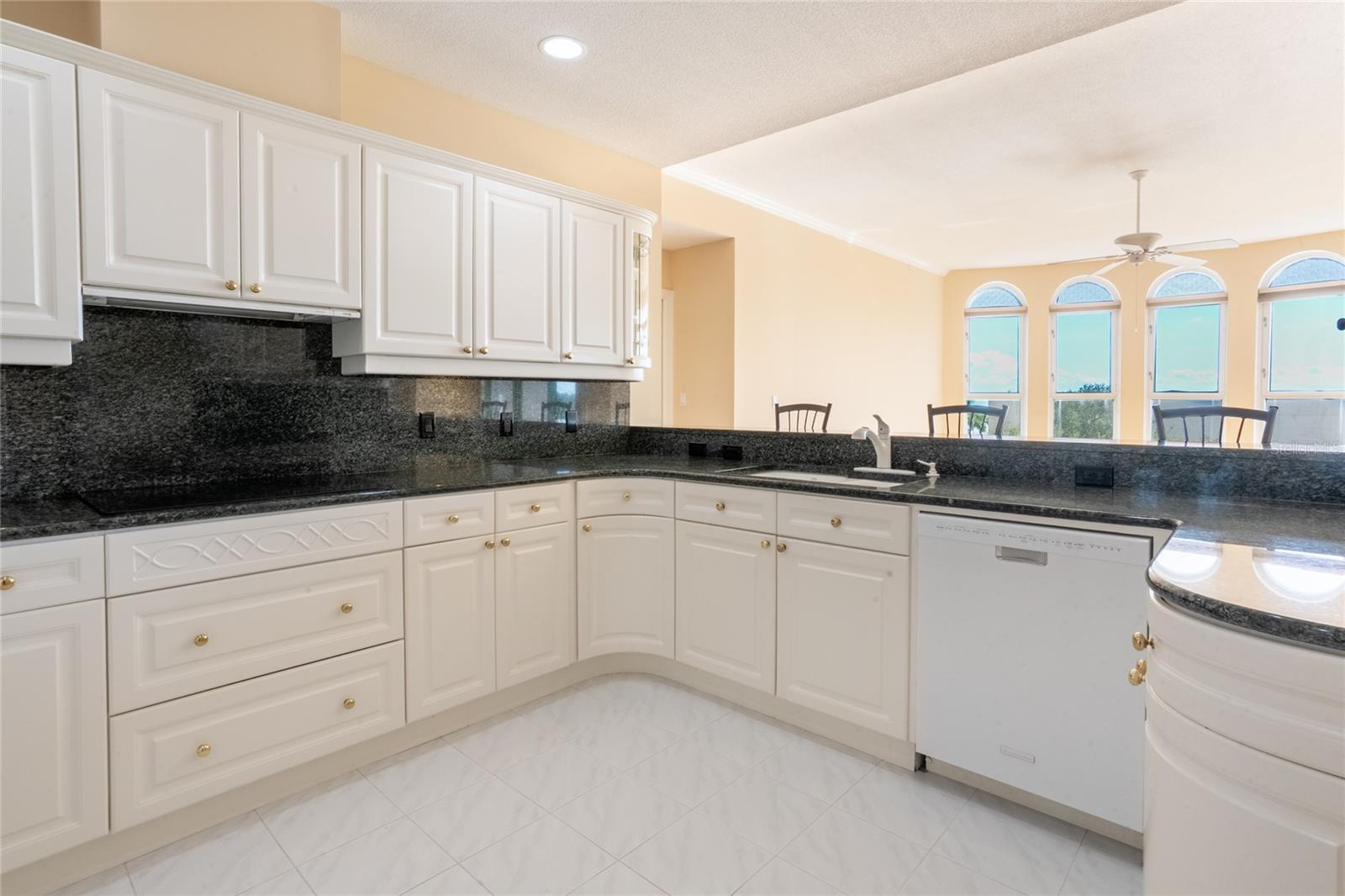 288 Beach Dr Ne #4b Property Photo 21