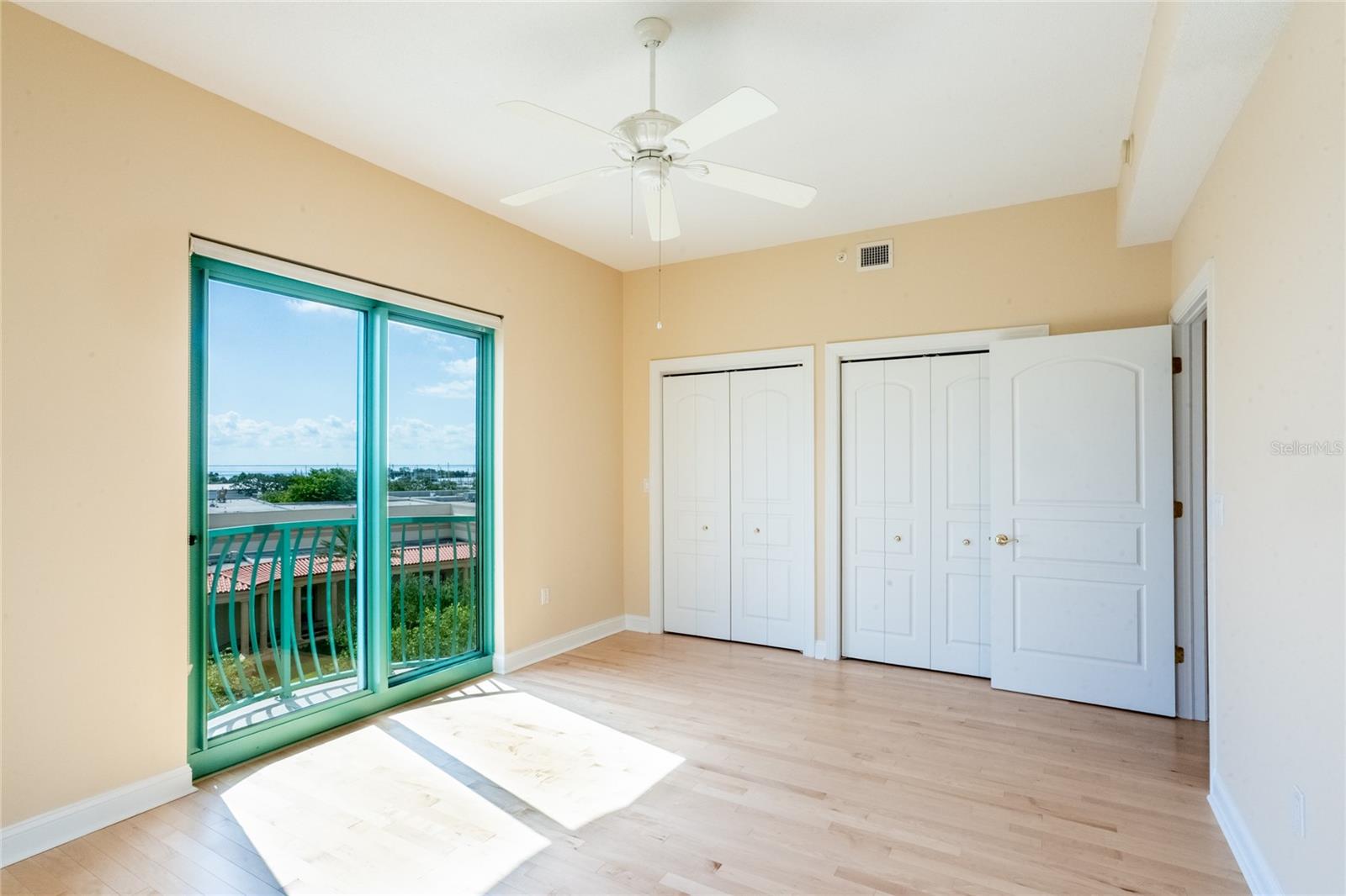 288 Beach Dr Ne #4b Property Photo 46