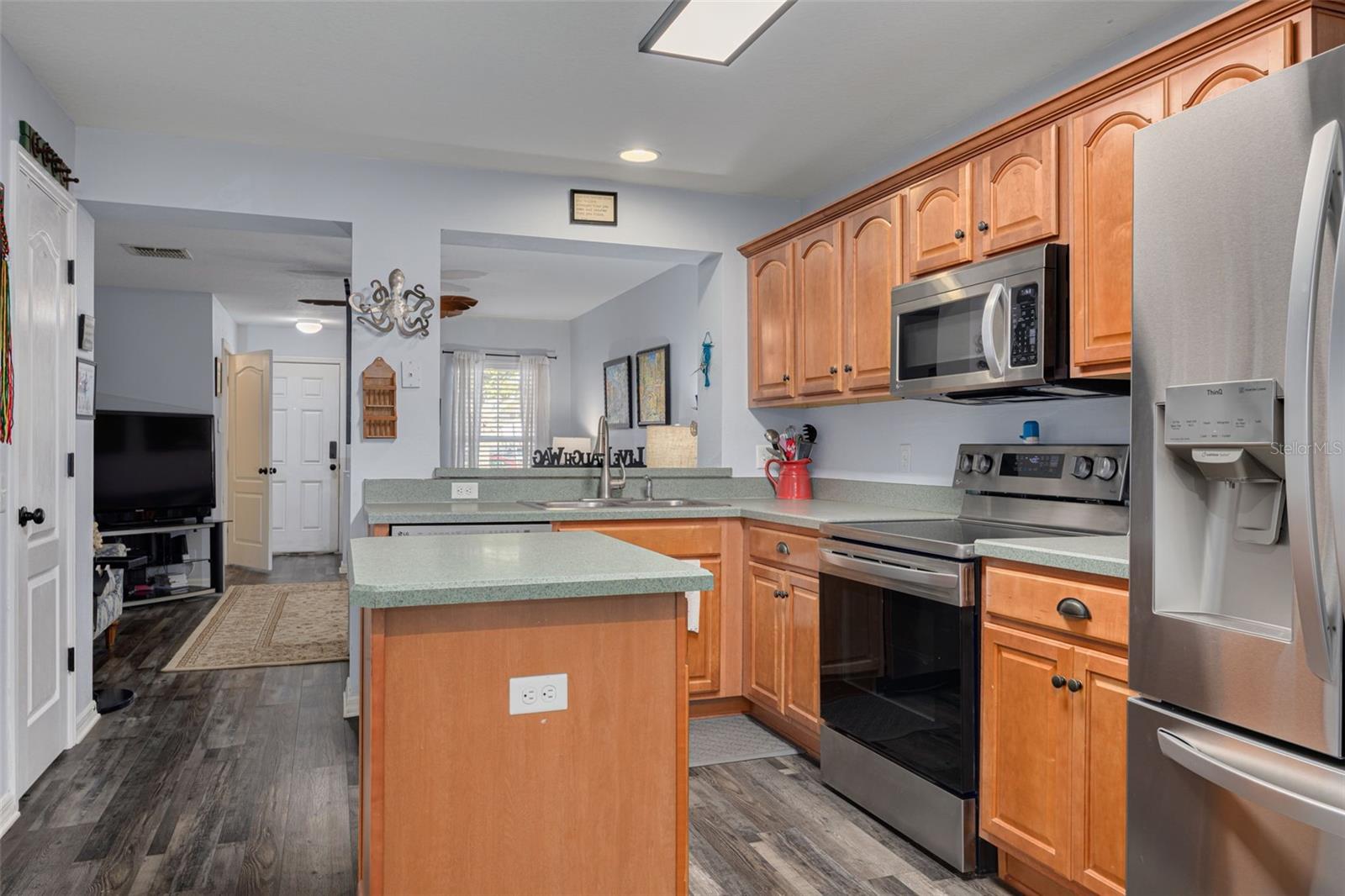 2096 Sun Down Dr Property Photo 6