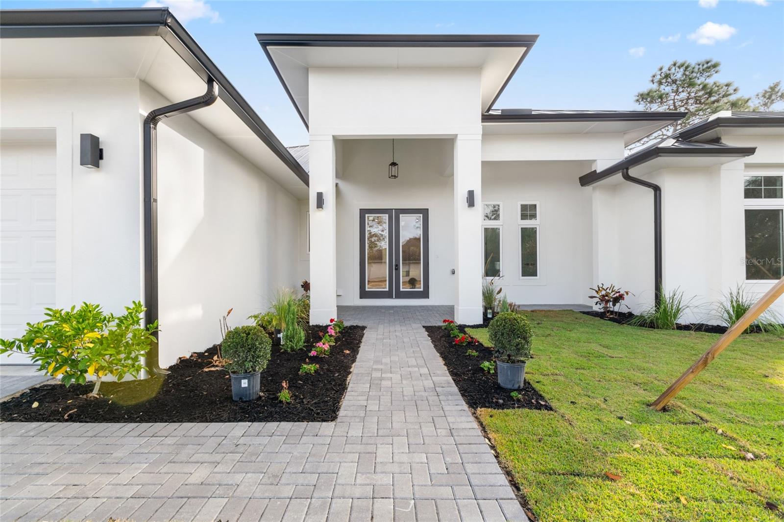 45 Vinca St Property Photo 3