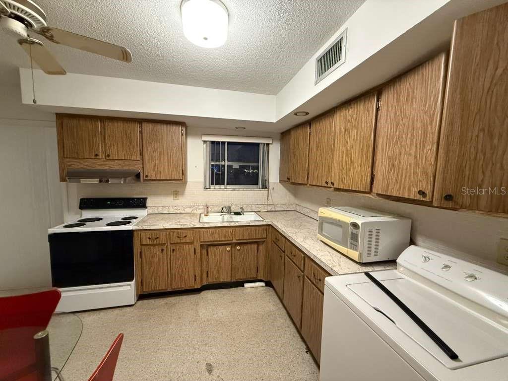 21385 Gibralter Dr Property Photo 3
