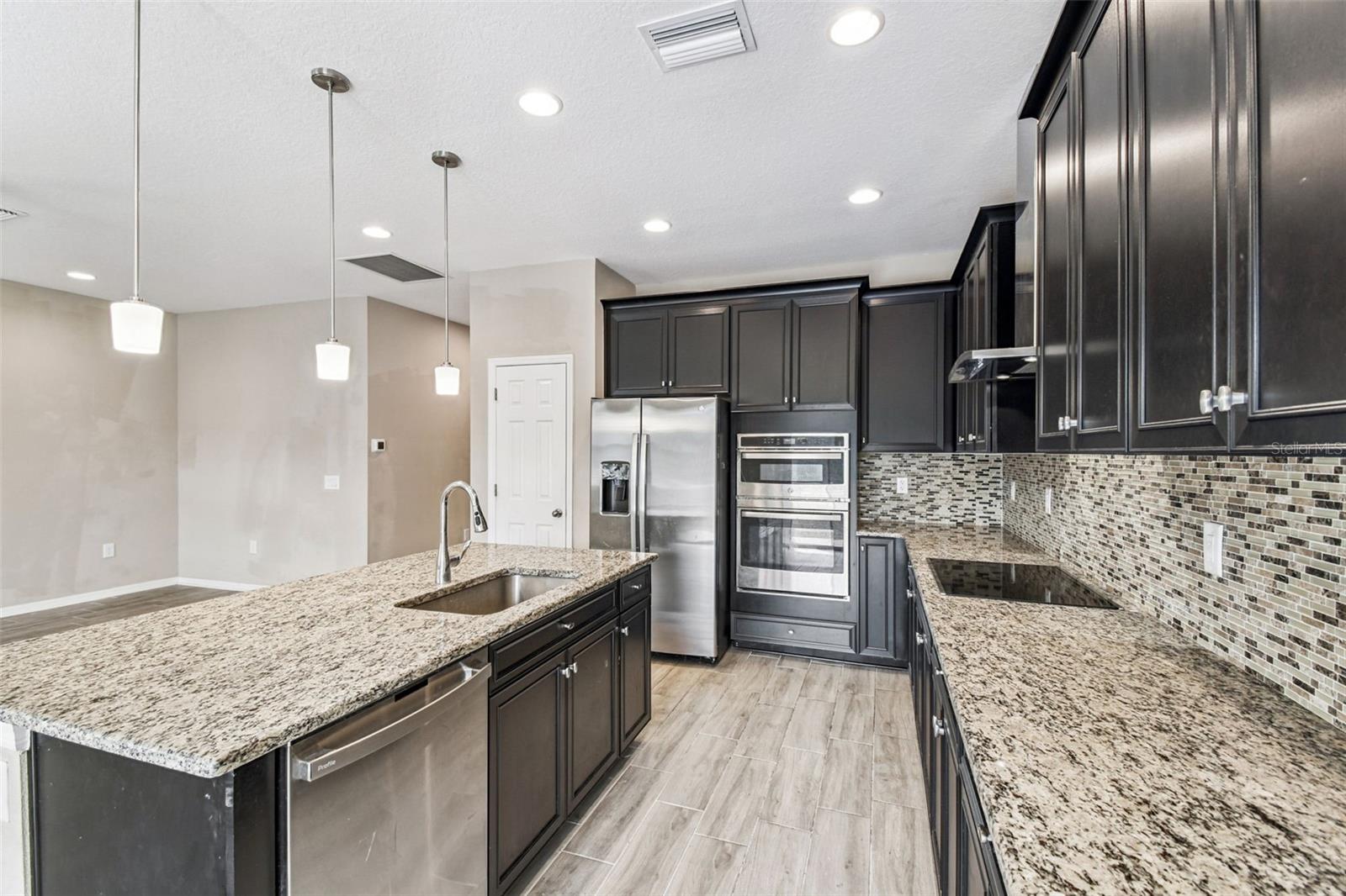 18196 Porfirio Pl Property Photo 32